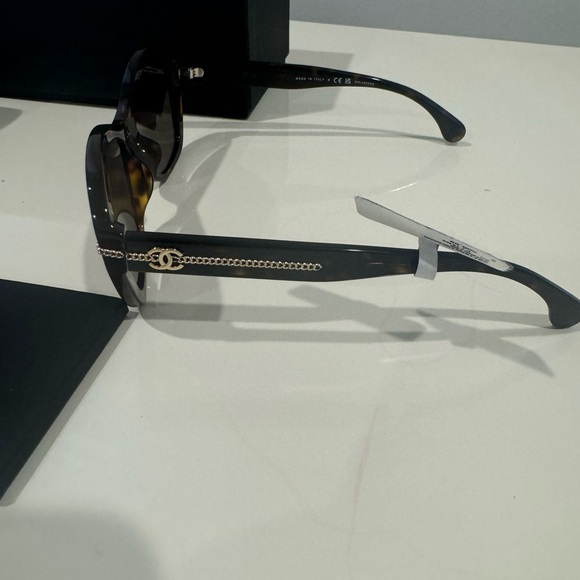 Chanel butterfly sunglasses, CURRENT collection, BNIB w/full inclusion and tag - Picture 5 of 9